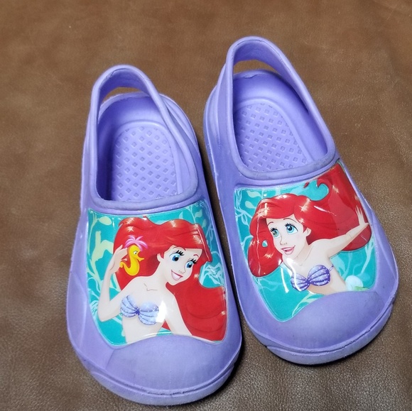 Slippers - Picture 2 of 3